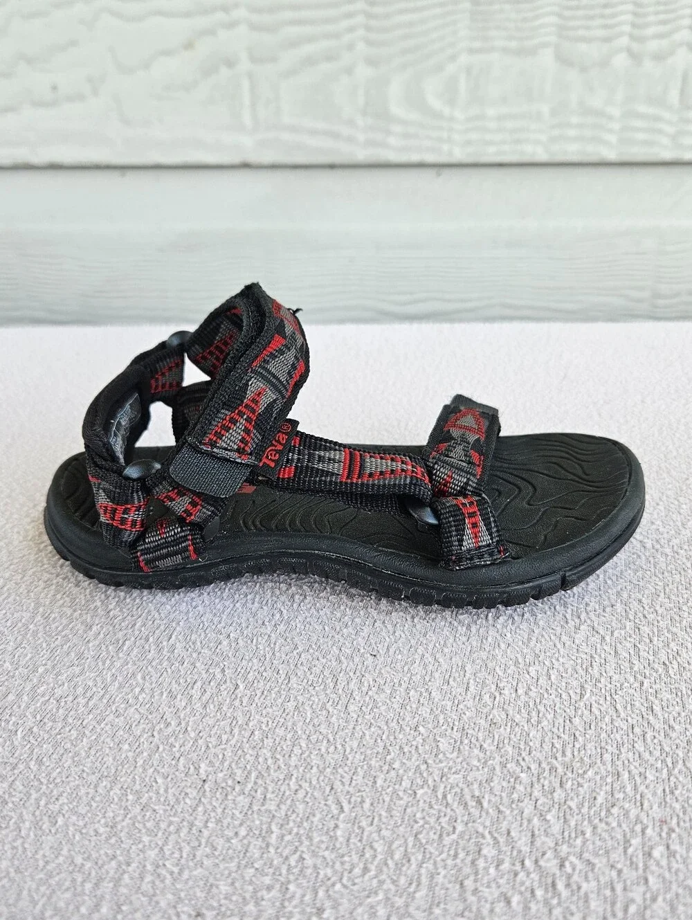 TEVA Hurricane 3 Toddler SZ 8 Outdoor Sandals Red Black Tribal Print Hook & Loop